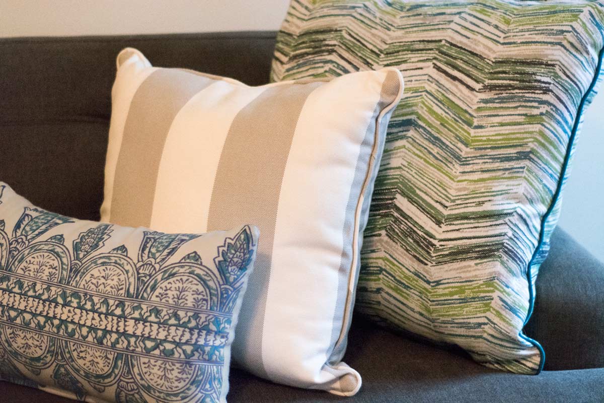 4 Easy Tips That Help Create Pattern Mixing You'll Love | Cushion ...